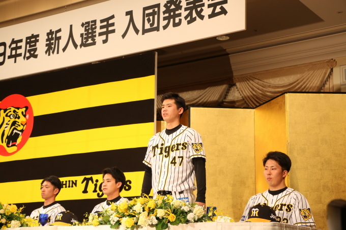 阪神タイガース  川原 陸  選手　誕生！！_d0103155_09281129.jpg